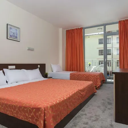 Hotel Red House *